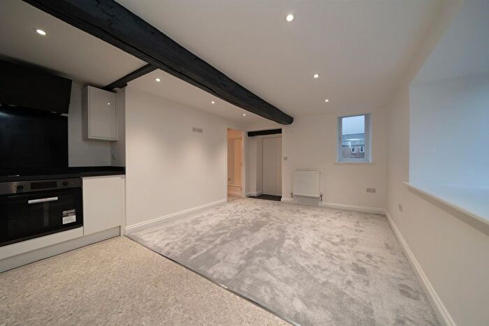 1 Bedroom Flat To Rent In Market Street, High Peak, SK23