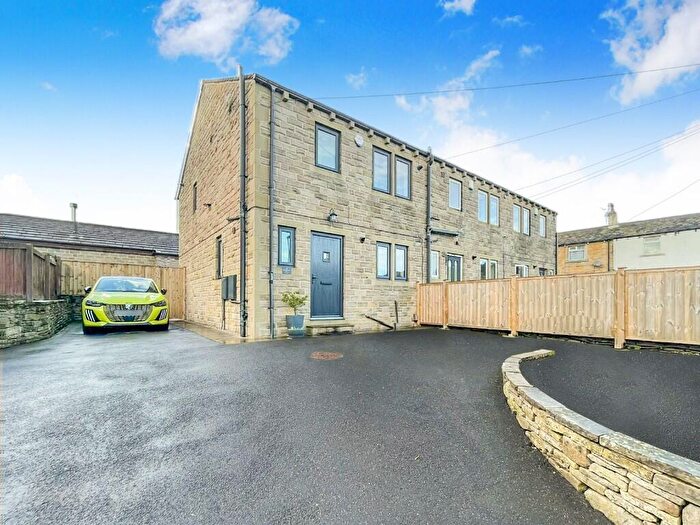 3 Bedroom Semi Detached House For Sale In Botany Lane, Lepton, HD8