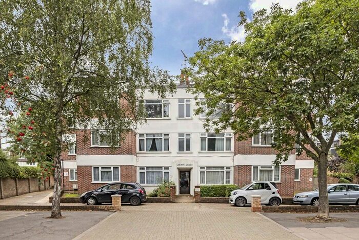 1 Bedroom Flat To Rent In Crown Road, St Margarets, Twickenham, TW1