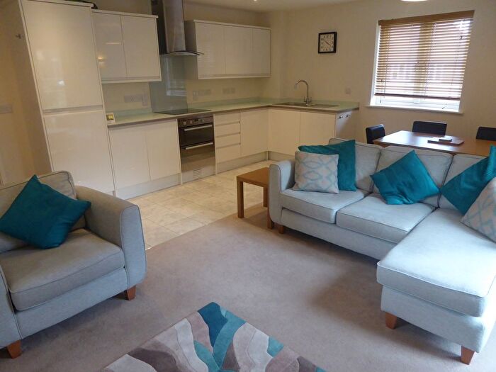 2 Bedroom Flat To Rent In Townside Court, Reading, RG1