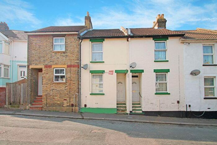 3 Bedroom Terraced House To Rent In Charter Street, Chatham, ME4