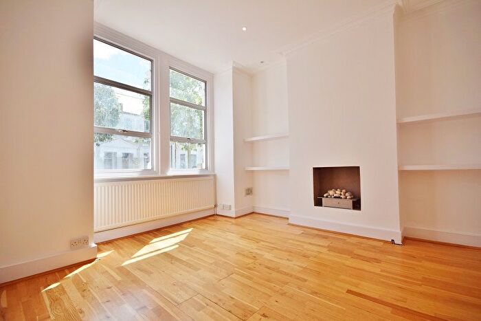 2 Bedroom Flat To Rent In Rowallan Road, Fulham, SW6