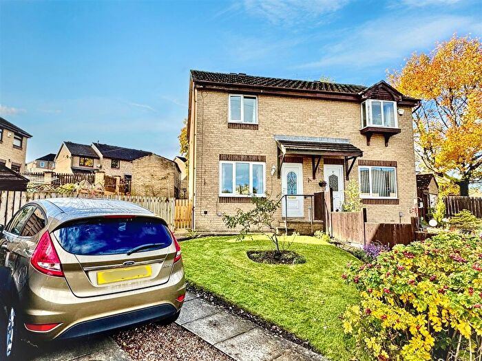 3 Bedroom Semi Detached House For Sale In Felbrigg Avenue, Keighley, BD22