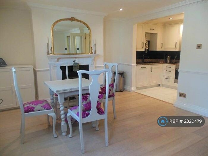 2 Bedroom Flat To Rent In Mulberry Lodge, London, SW10