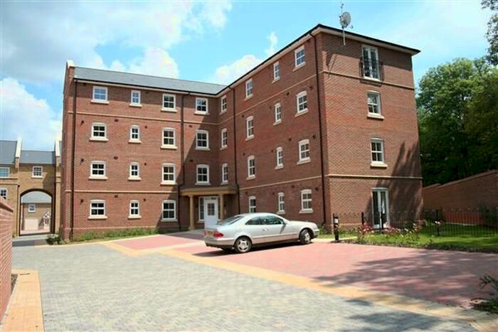 2 Bedroom Flat To Rent In Sherfield Park, Sherfield On Loddon, Hook, Hants, RG27