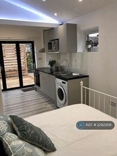 Studio To Rent In King Edward Street, Slough, SL1