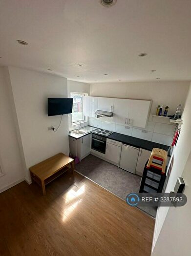 1 Bedroom Flat To Rent In Green Lanes, London, N13