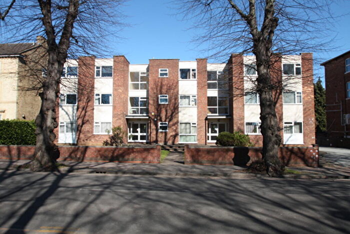 2 Bedroom Flat To Rent In Dearne Villas, Ashburnham Road, Bedford, MK40