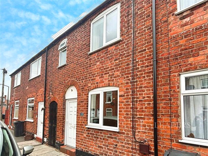 2 Bedroom House To Rent In Gladstone Street, Northwich, CW8