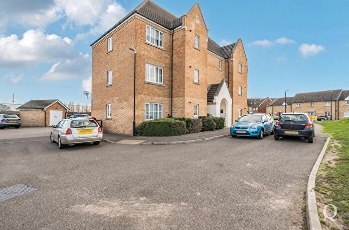 2 Bedroom Flat For Sale In Samuel Drive, Kemsley, Sittingbourne, Kent, ME10