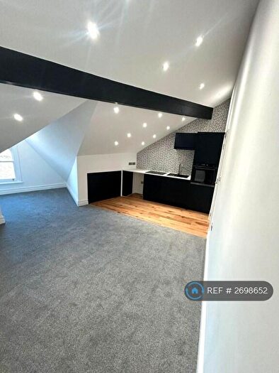 1 Bedroom Flat To Rent In Crescent View, Lytham St. Annes, FY8