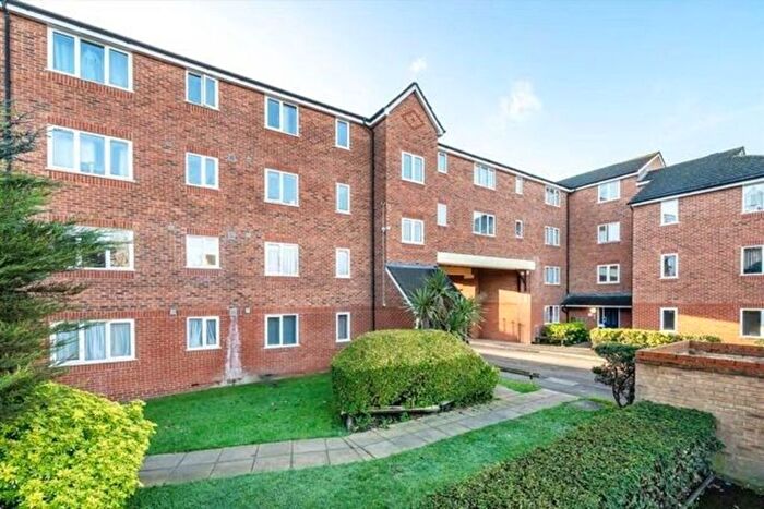 Studio To Rent In Richens Close, Hounslow, TW3