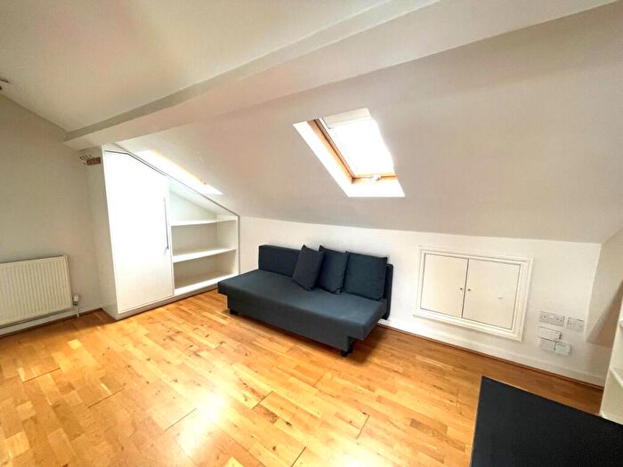1 Bedroom House To Rent In Salisbury Road, Monor House, London, N4