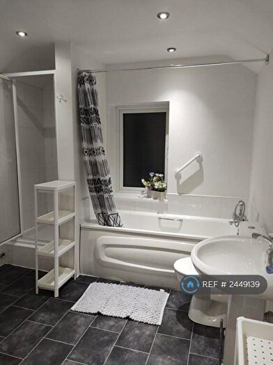 3 Bedroom Terraced House To Rent In Augusta Street, Cardiff, CF24