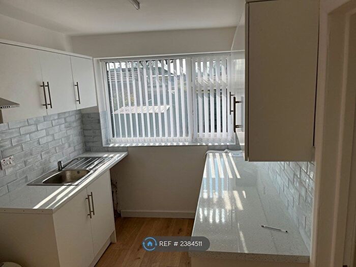 3 Bedroom Semi-Detached House To Rent In Ashdale Crescent, Droylsden, Manchester, M43