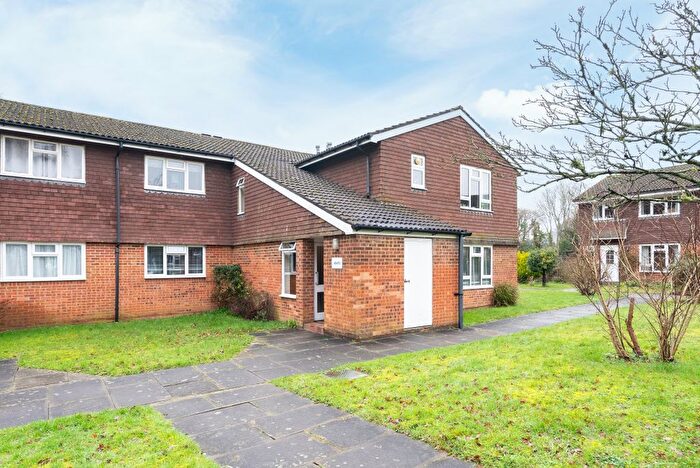 1 Bedroom Flat For Sale In Chester Close, Pixham, RH4