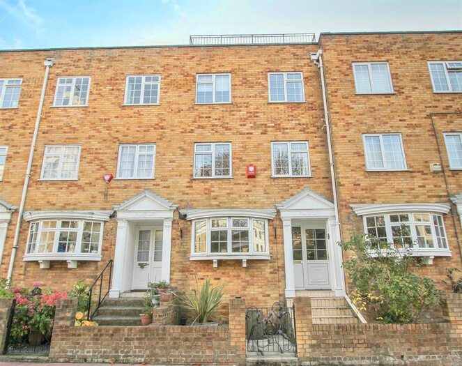 4 Bedroom Terraced House To Rent In Seymour Square, Brighton, BN2