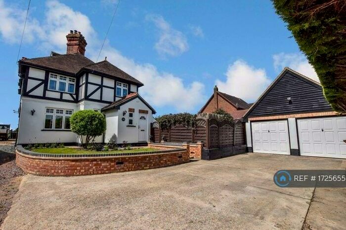 3 Bedroom Semi-Detached House To Rent In Ravensden Road, Bedford, MK41