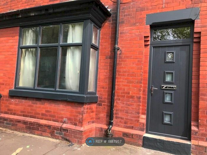 9 Bedroom Terraced House To Rent In Balmoral Road, Manchester, M14