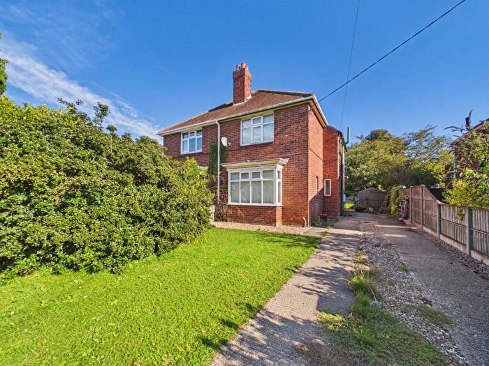 3 Bedroom Semi-Detached House For Sale In Hamilton Road, Alford, LN13
