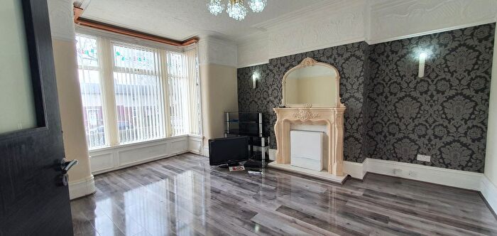 5 Bedroom Terraced House To Rent In Clayton Road, Bradford, BD7