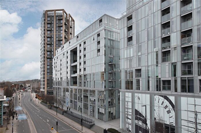 3 Bedroom Flat For Sale In Adagio Point, Laban Walk, Deptford, London, SE8