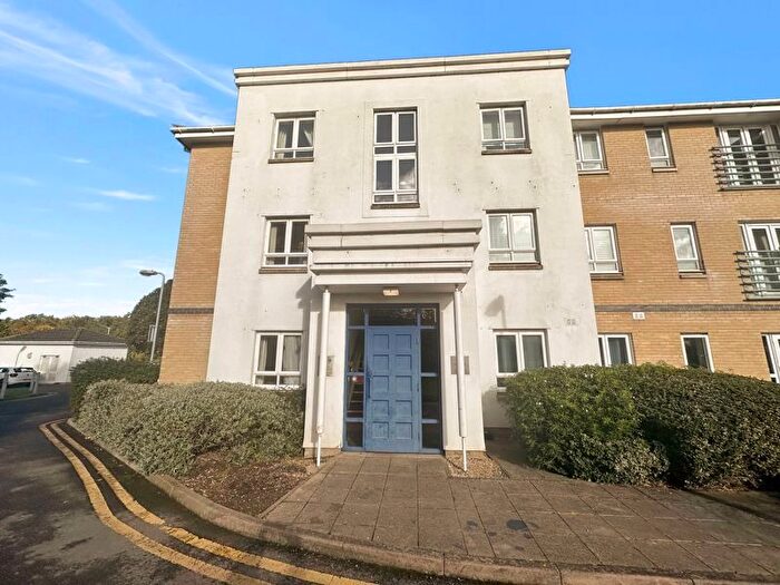 2 Bedroom Flat To Rent In Sovereign Heights, Slough, SL3