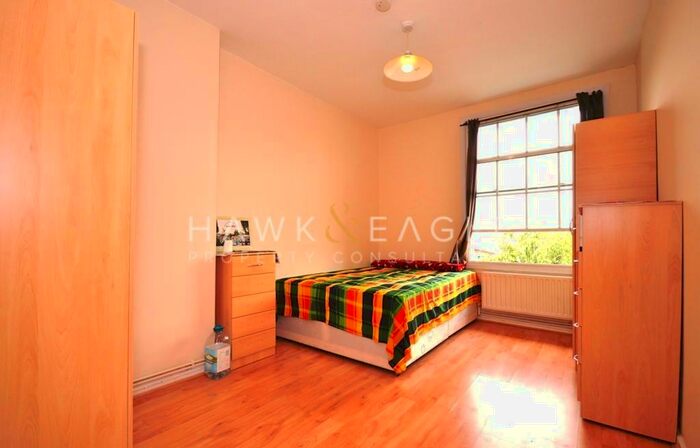 2 Bedroom Flat To Rent In Shadwell Gardens, London, E1