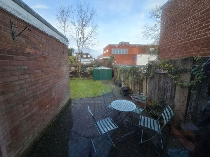 1 Bedroom Flat To Rent In West Heath Drive, Golders Green, NW11