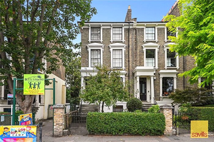 5 Bedroom Semi-Detached House For Sale In Clissold Road, London, N16
