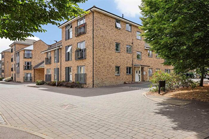 2 Bedroom Apartment For Sale In Gladeside, Cambridge, CB4