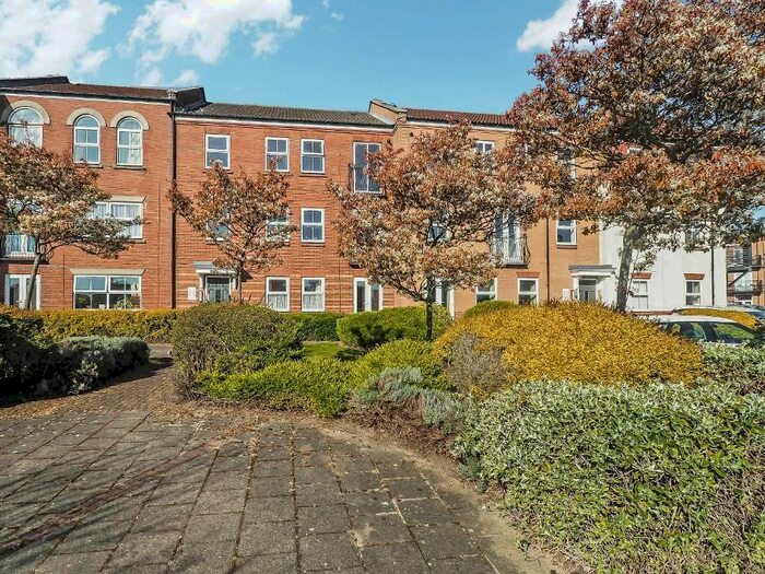 2 Bedroom Flat To Rent In Plimsoll Way, Victoria Dock, Hull, East Yorkshire HU9