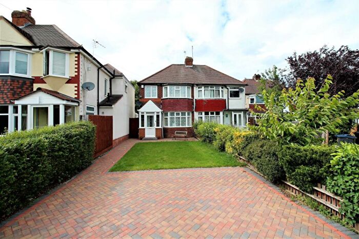 3 Bedroom Semi-Detached House To Rent In Edgemond Avenue, Erdington, B24