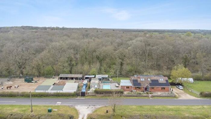 5 Bedroom Bungalow For Sale In Woodside Farm, Braydon, Swindon, SN5