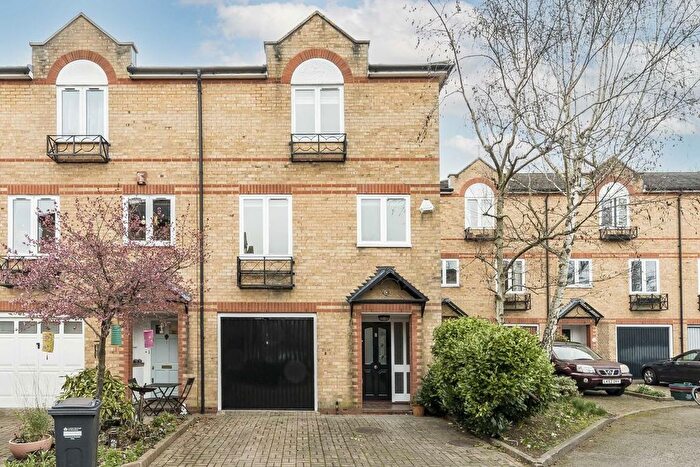 3 Bedroom Property To Rent In Meadow Place, Edensor Road, London, W4