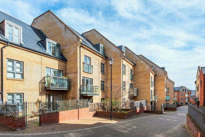 2 Bedroom Apartment To Rent In Coopers Yard, Paynes Park, Hitchin, SG5