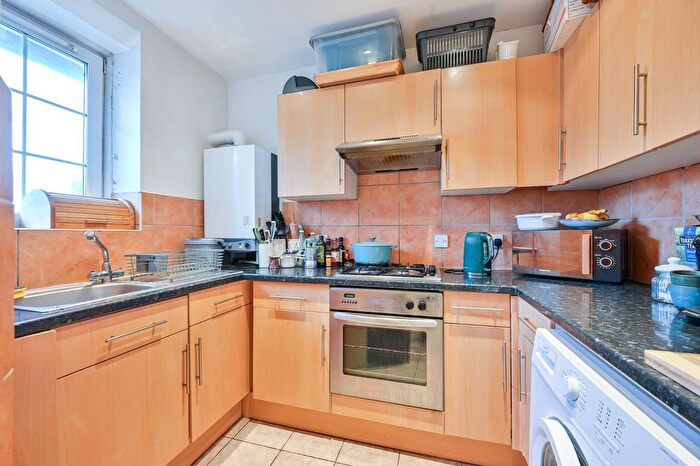 2 Bedroom Flat For Sale In Staple Street, Borough, London, SE1