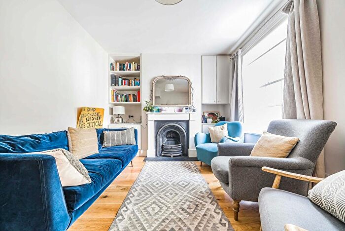 2 Bedroom Property To Rent In Courtenay Street, London, SE11