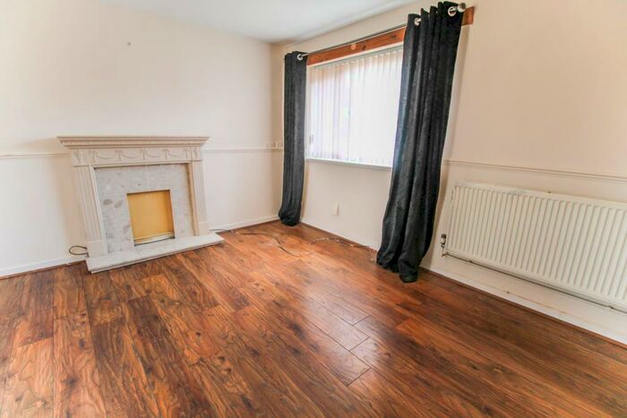 1 Bedroom Apartment To Rent In Aysgarth Drive, Leeds, LS9