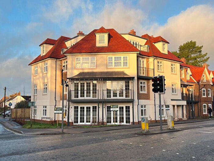 2 Bedroom Apartment To Rent In North Parade, Horsham, RH12