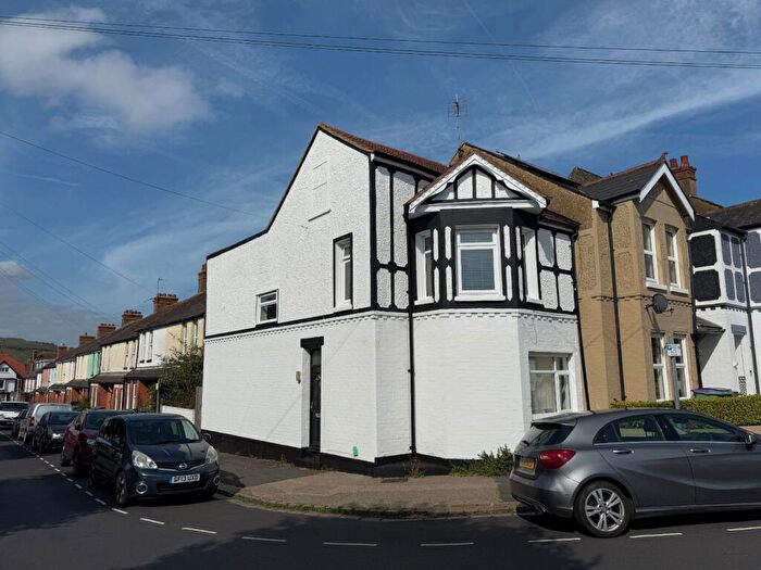 2 Bedroom End Of Terrace House For Sale In Station Road, Folkestone, Kent, CT19