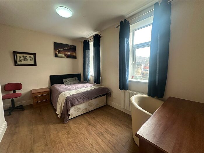 1 Bedroom Flat To Rent In Wakefield Road, Huddersfield, HD5