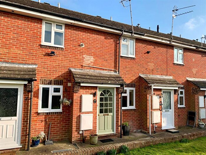 2 Bedroom Terraced House To Rent In River Road, Littlehampton, BN17
