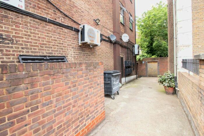 1 Bedroom Flat To Rent In Nayim Place, Amhurst Road, Hackney, E8