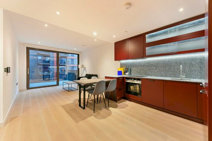 2 Bedroom Flat To Rent In The Modern, Embassy Gardens, London, SW11