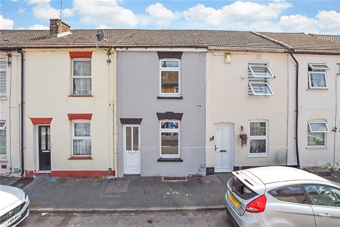 2 Bedroom Terraced House For Sale In Fox Street, Gillingham, Kent, ME7
