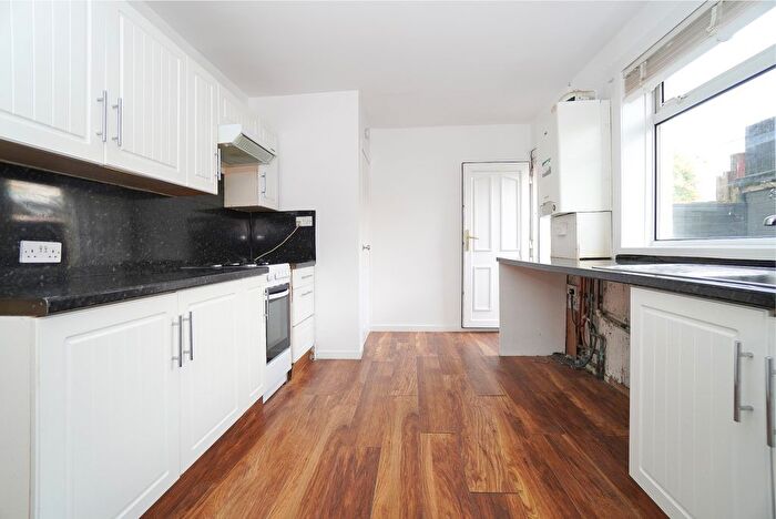 3 Bedroom Flat For Sale In Shakespeare Avenue, Clydebank, G81