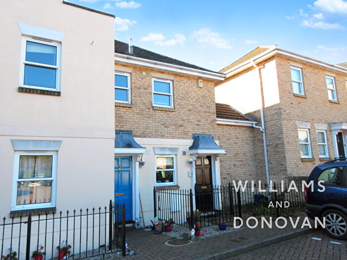 2 Bedroom Flat To Rent In Station Approach, Hockley, SS5