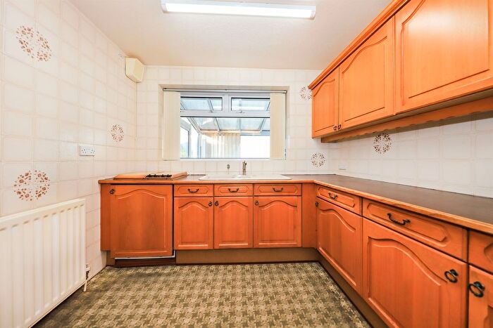 3 Bedroom Semi-Detached House For Sale In Waverley Crescent, Lanesfield, Wolverhampton, WV4