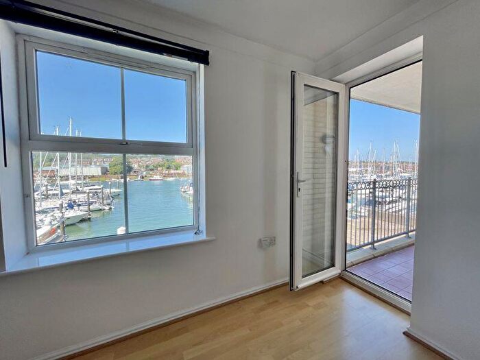 2 Bedroom Flat To Rent In Britannia Way, East Cowes, PO32